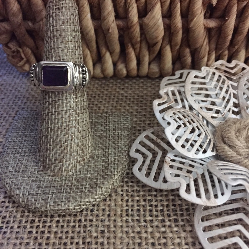 Elegant Silver and Black Women's Ring